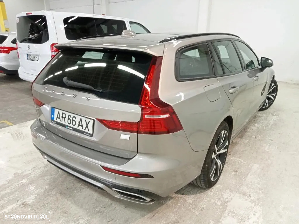 Volvo V60 2.0 T6 AWD TE R-Design - 3