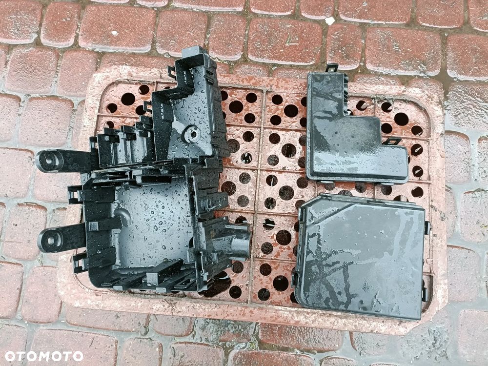 KADJAR lift obudowa skrzynki bezpieczników QASHQAI J11 - 1