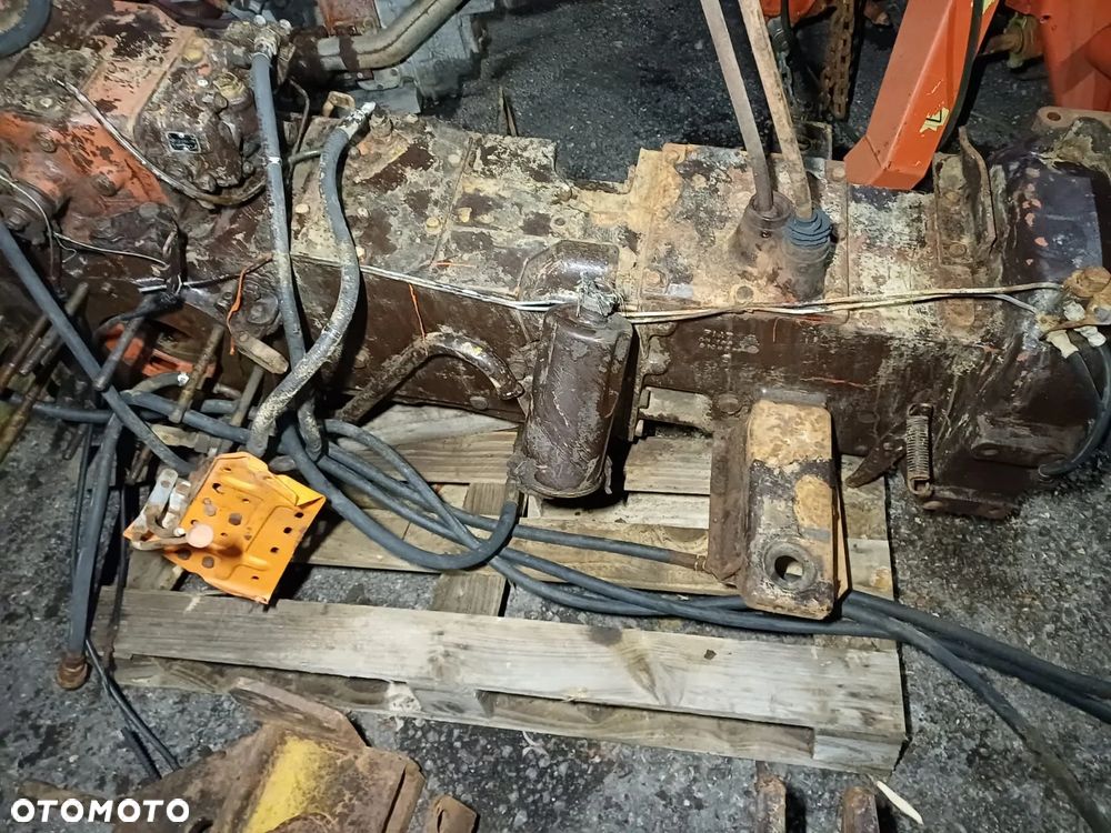 Skrzynia biegów most FIAT 780,680,zwolnica,atak,podnośnik,wałek,koło zębate,synchronizator, - 1