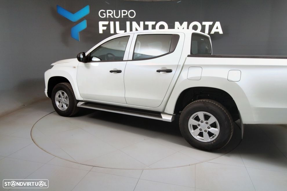 Mitsubishi L200 2.3 DI-D CD Invite 4WD - 4