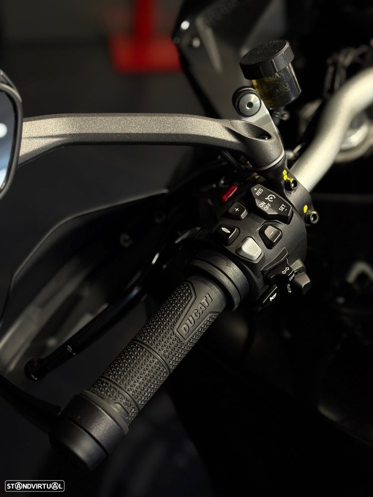 Ducati Multistrada V4 S - 9