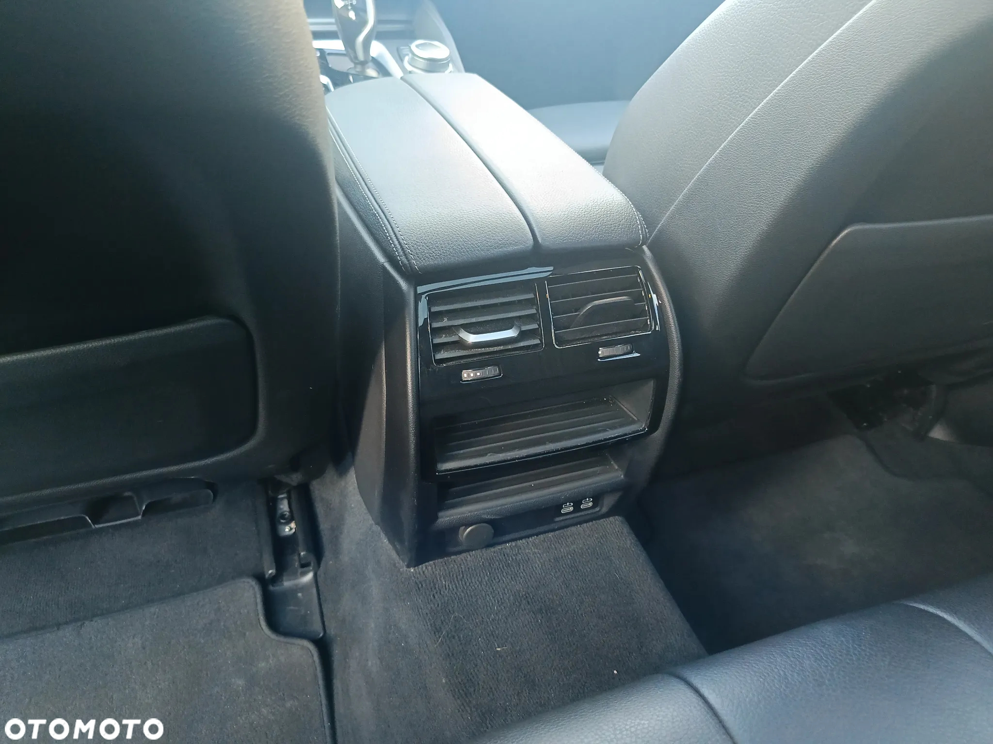 BMW Seria 5 530e xDrive Touring - 27