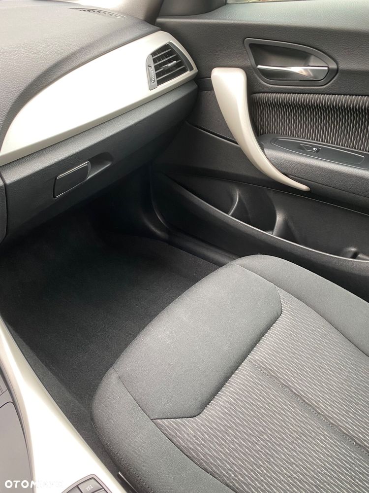 BMW Seria 1 120i Sport Line - 13