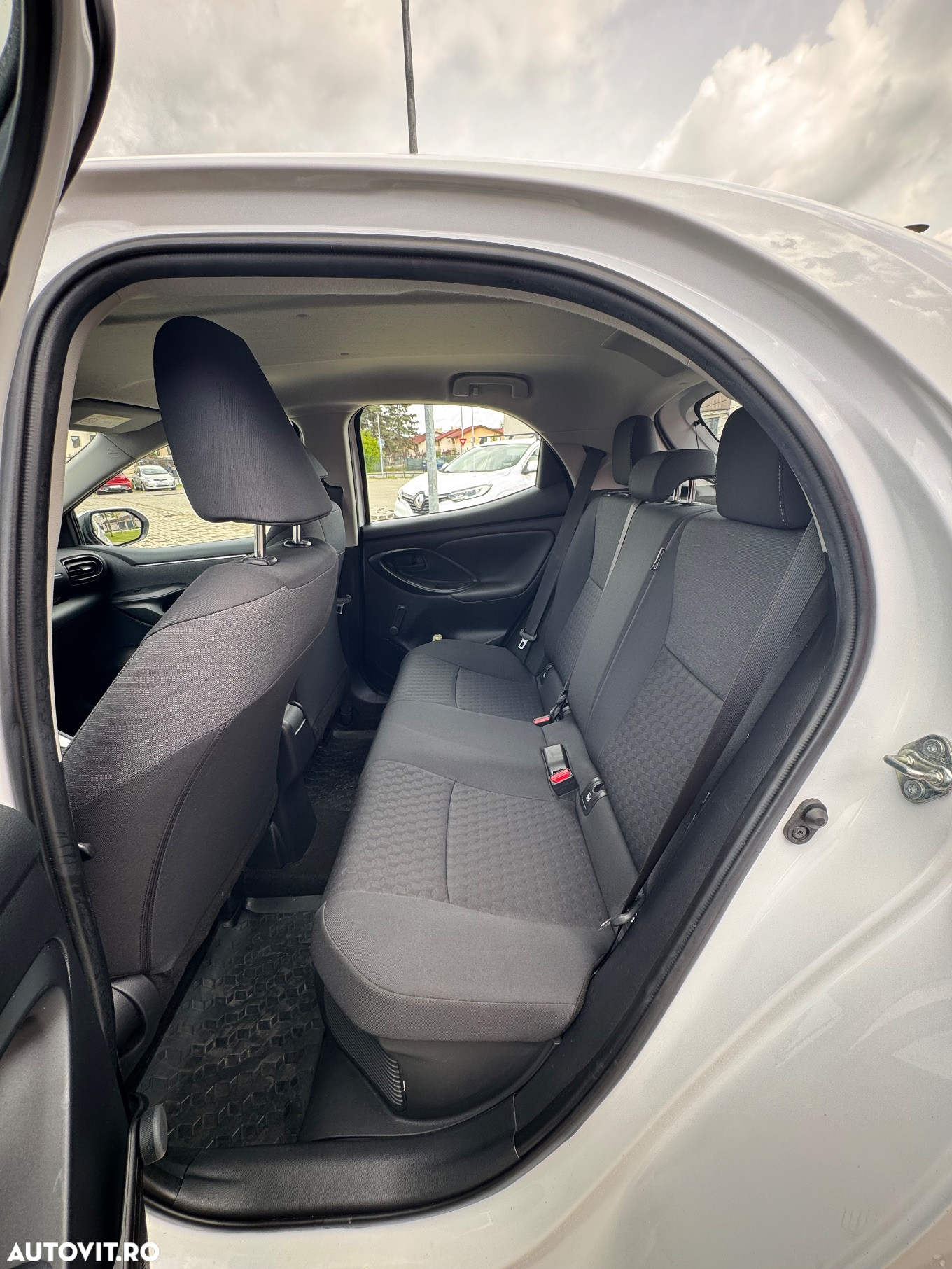 Toyota Yaris 1.5 116 CP HEV Dynamic - 28
