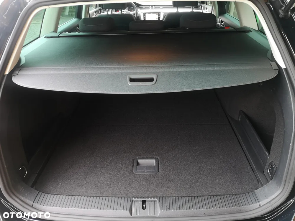 Volkswagen Passat Variant 1.5 TSI OPF Comfortline - 27