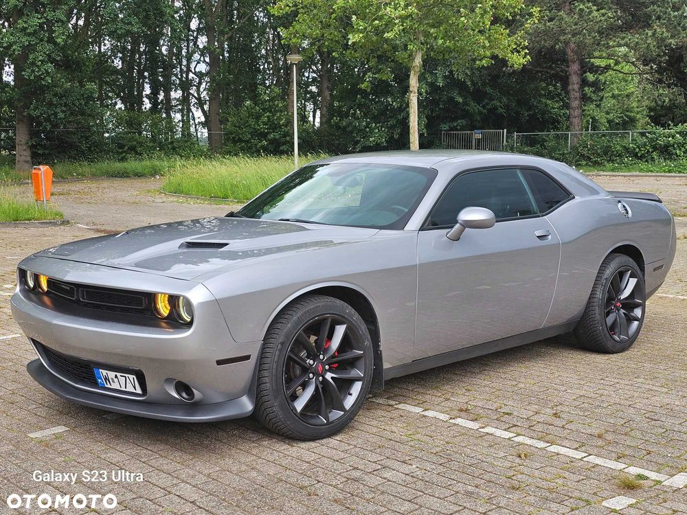 Dodge Challenger - 2
