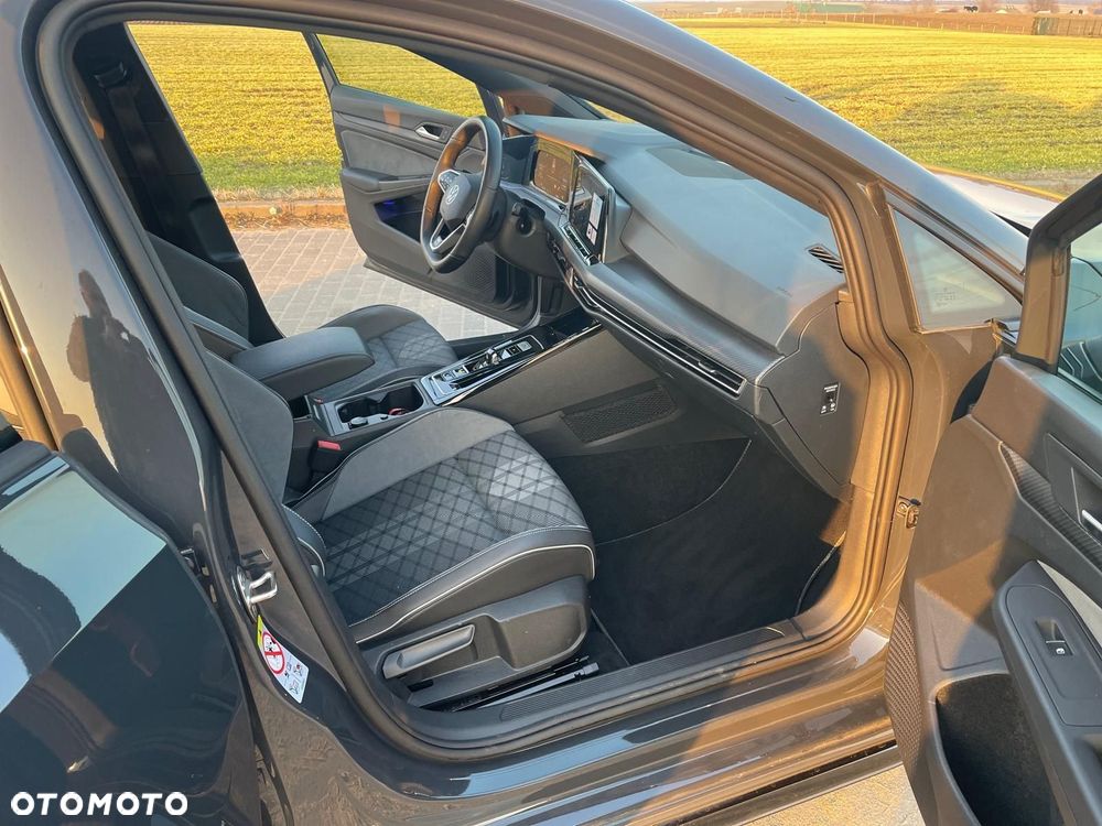 Volkswagen Golf 2.0 TSI OPF DSG R-Line - 17