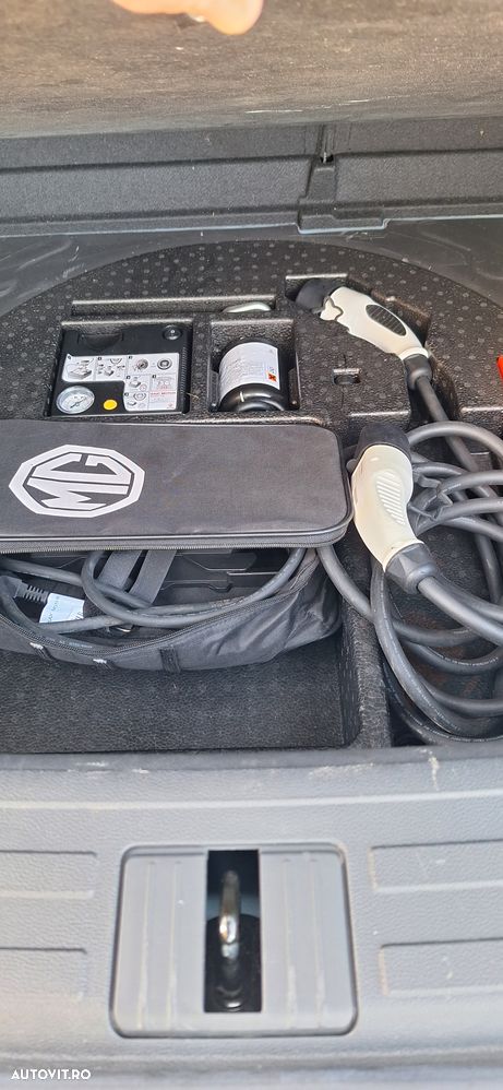 MG ZS EV Luxury - 26