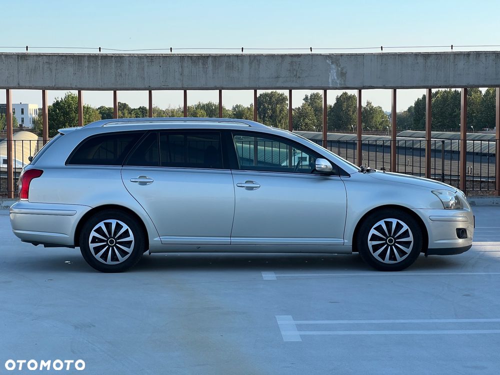 Toyota Avensis 1.8 VVT-i Combi - 4