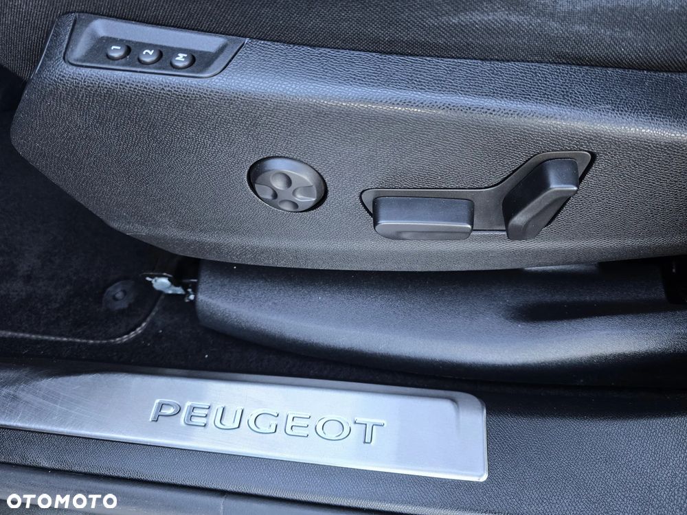 Peugeot 3008 2.0 BlueHDi GT S&S EAT8 - 8