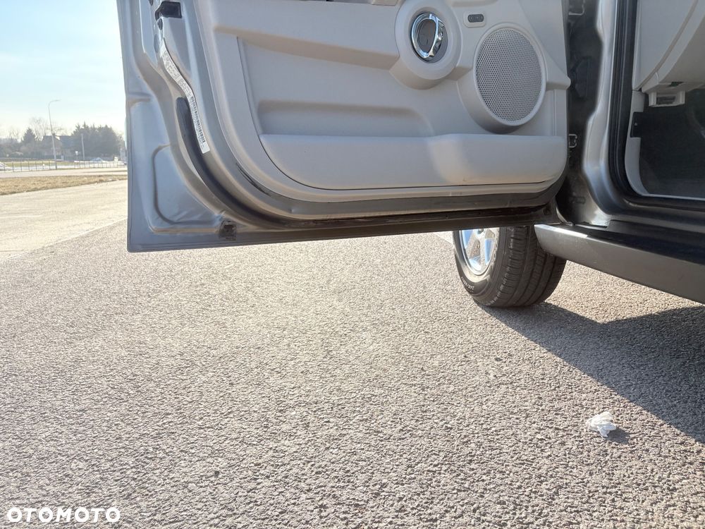 Jeep Commander 4.7 V8 - 22