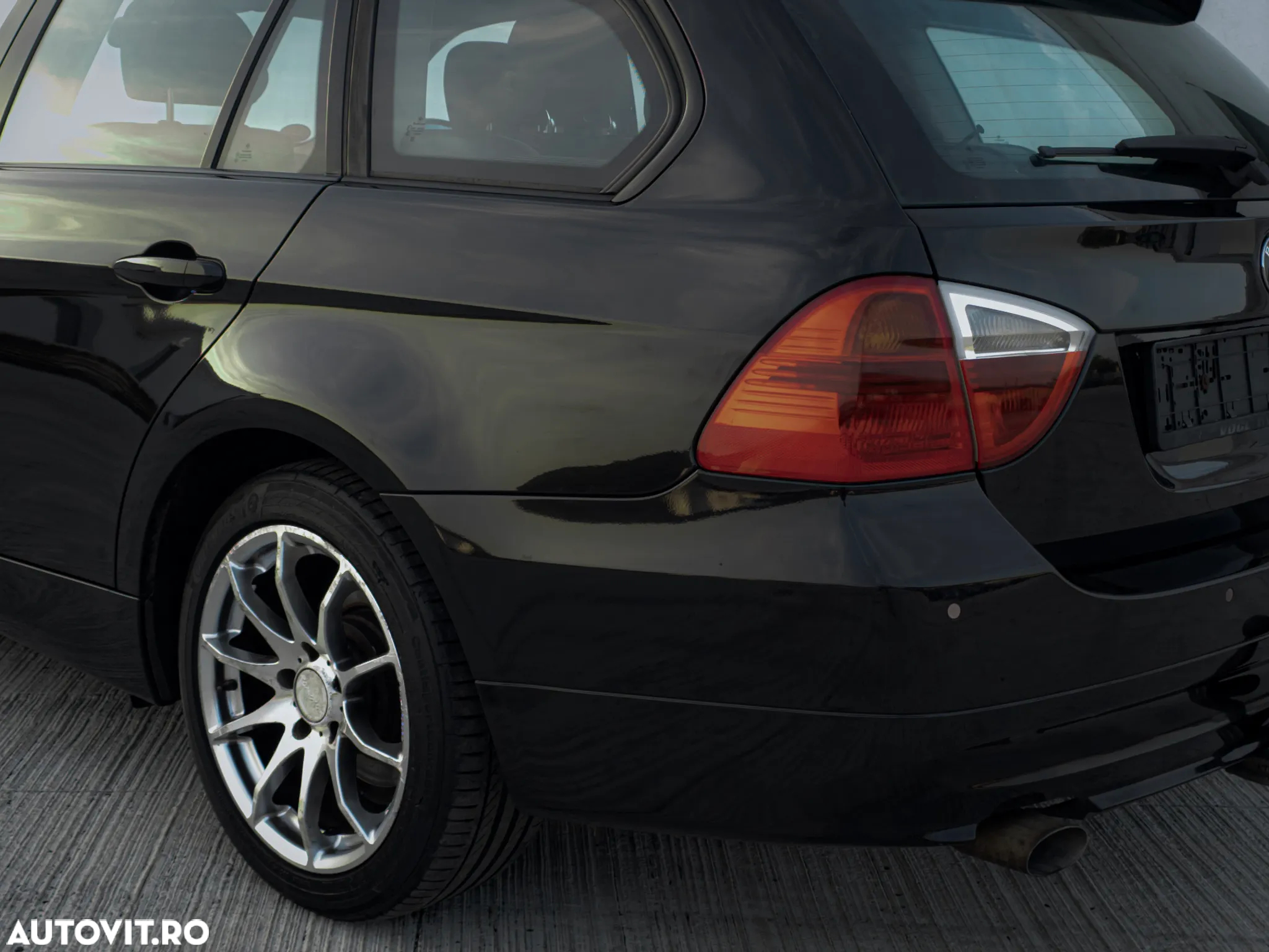 BMW Seria 3 320d DPF Touring - 21