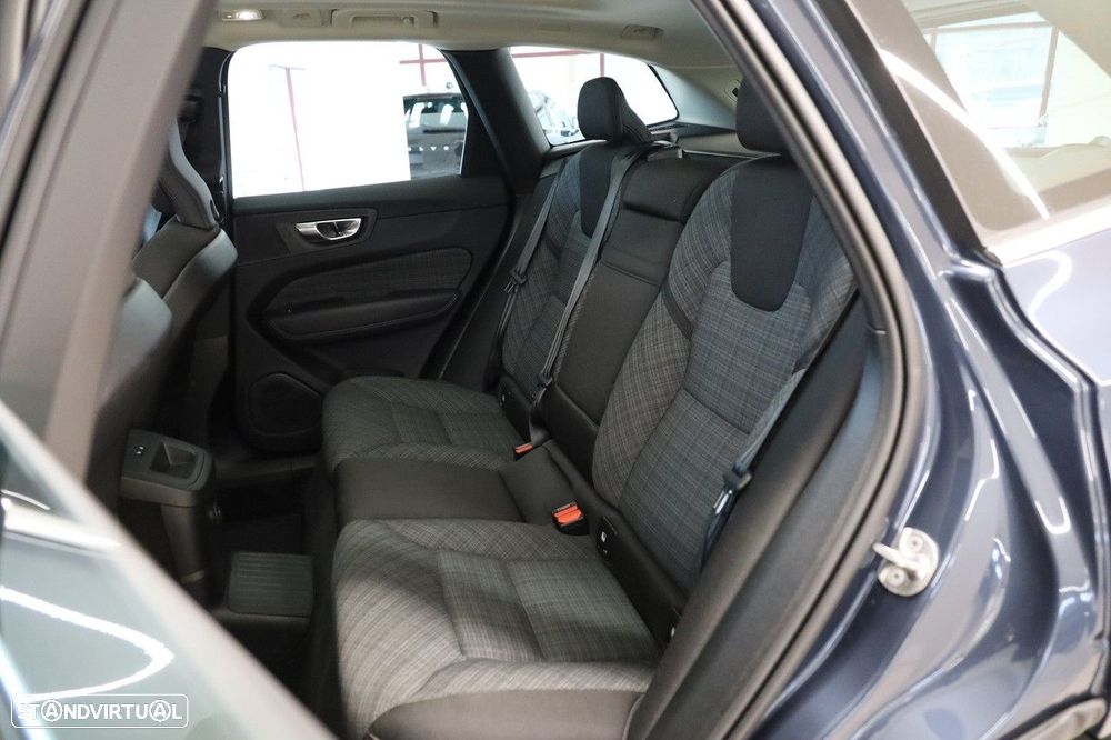 Volvo XC 60 2.0 T6 PHEV Core AWD - 12