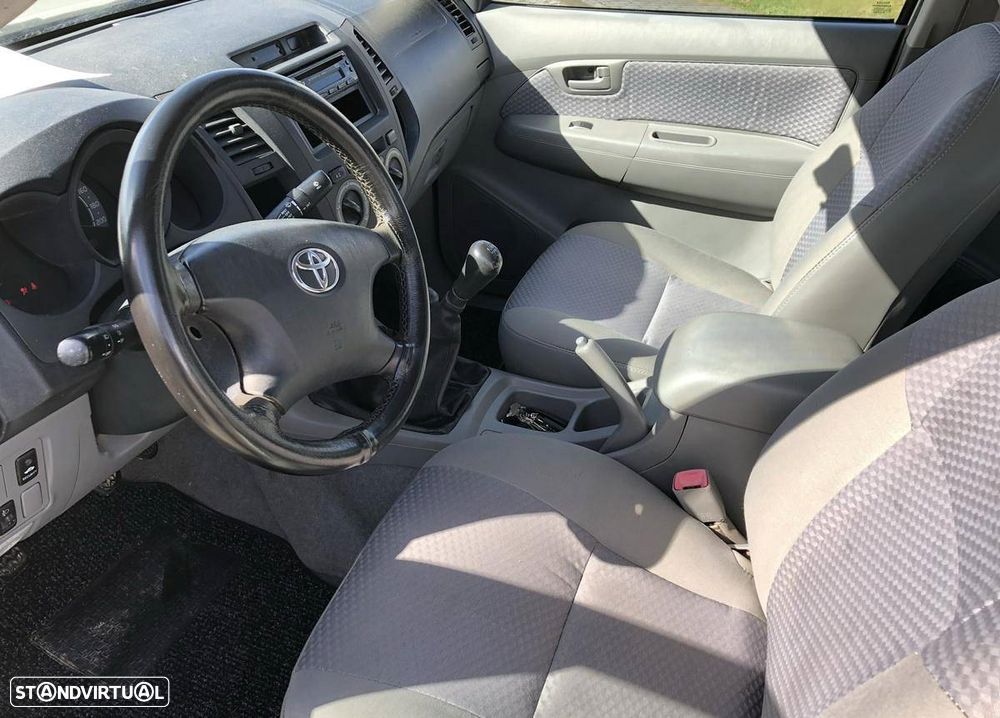 Toyota Hilux 2.5 D-4D CD - 3