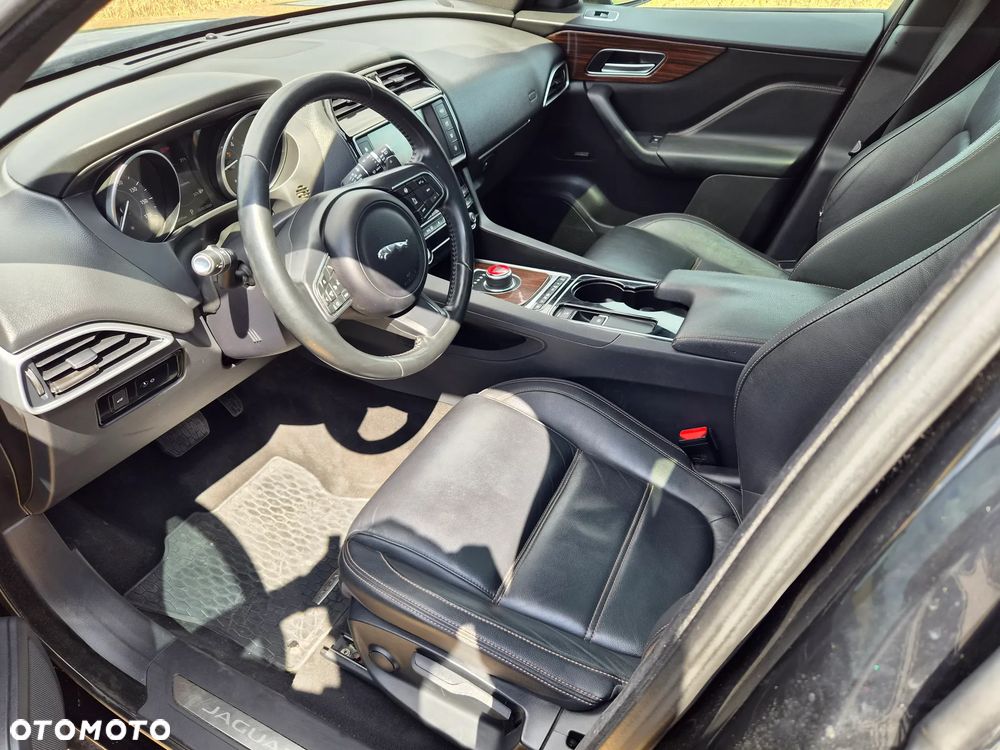 Jaguar F-Pace 2.0 i4D AWD Prestige - 12