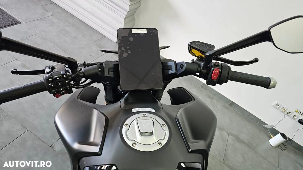 CF Moto 800 NK Advanced - 12