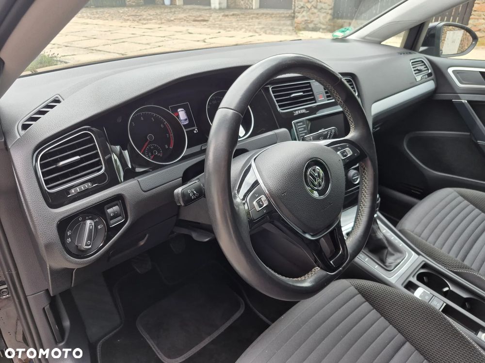 Volkswagen Golf - 18