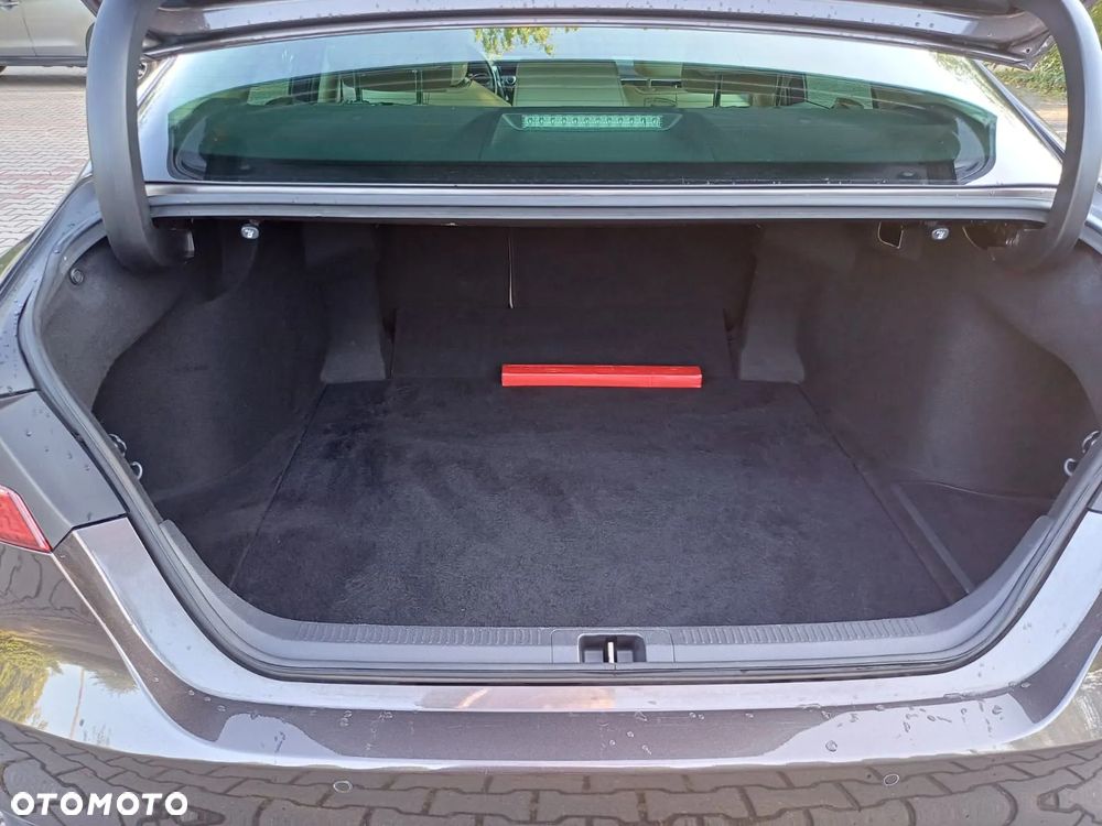 Toyota Camry 2.5 Hybrid Prestige CVT - 10