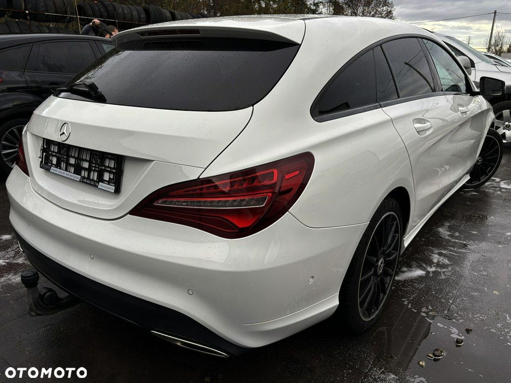 Mercedes-Benz CLA 200 AMG Line - 4