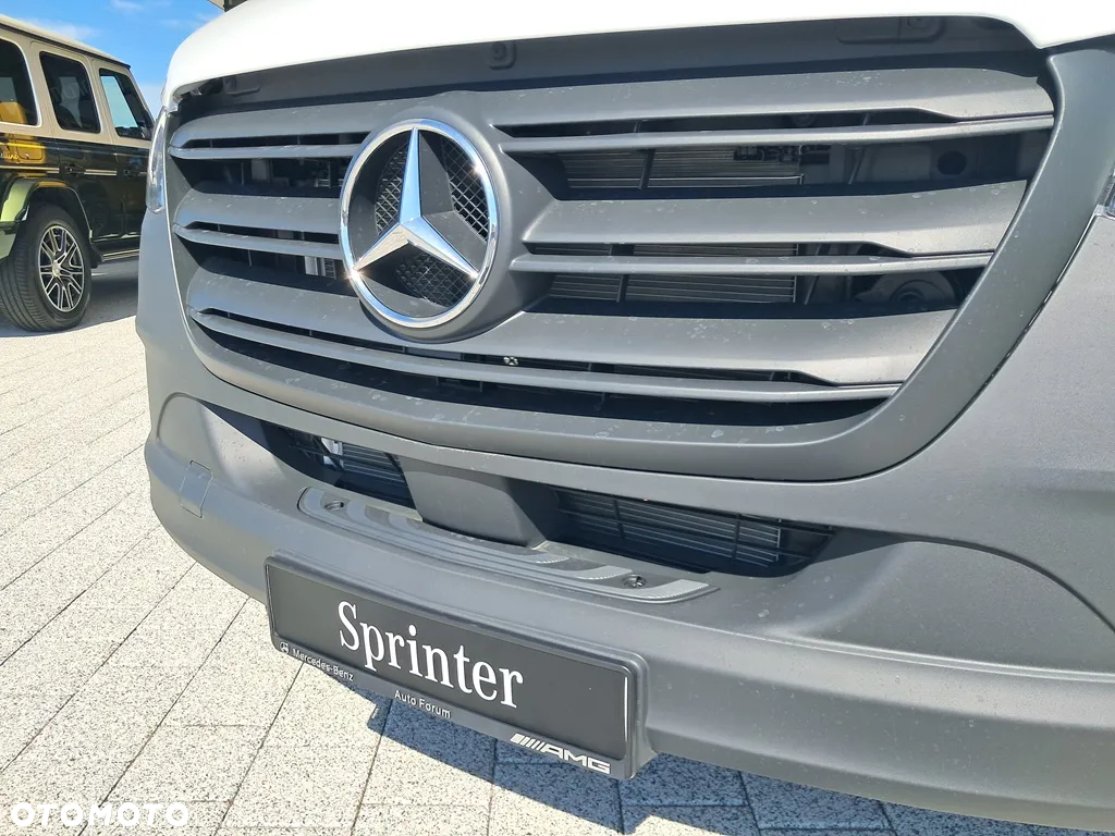 Mercedes-Benz Sprinter - 12