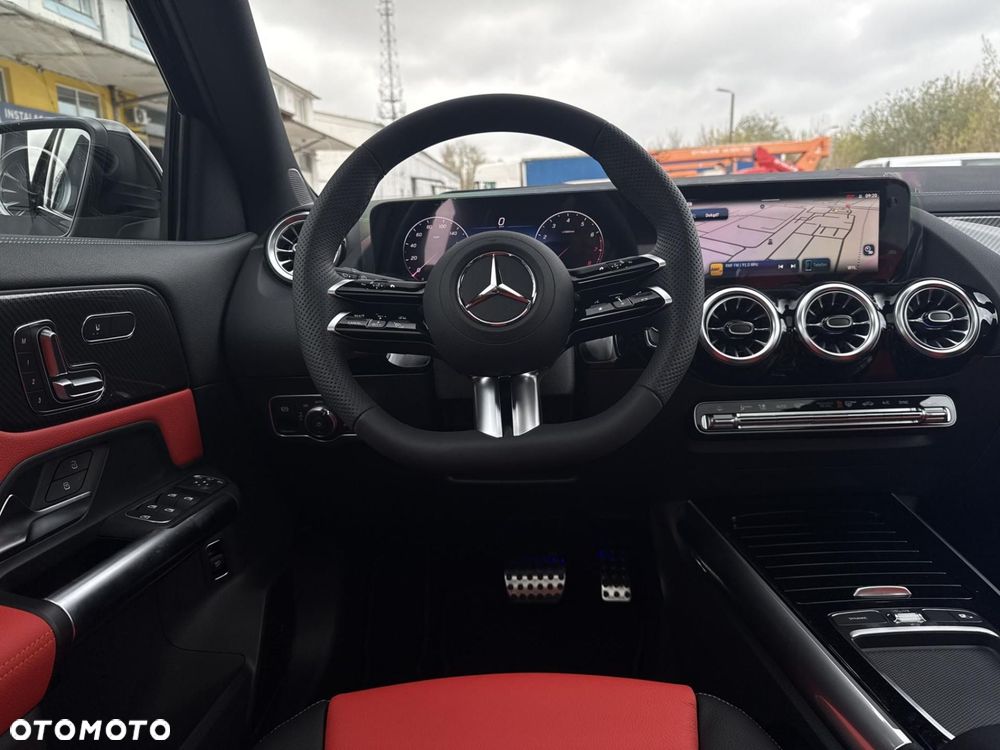 Mercedes-Benz GLA - 15