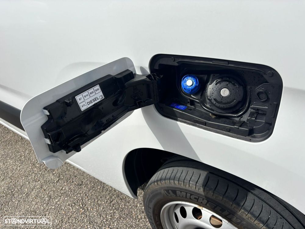 Opel Combo 1.5 102cv 3 LUG - AC - IVA DEDUTÍVEL - 19