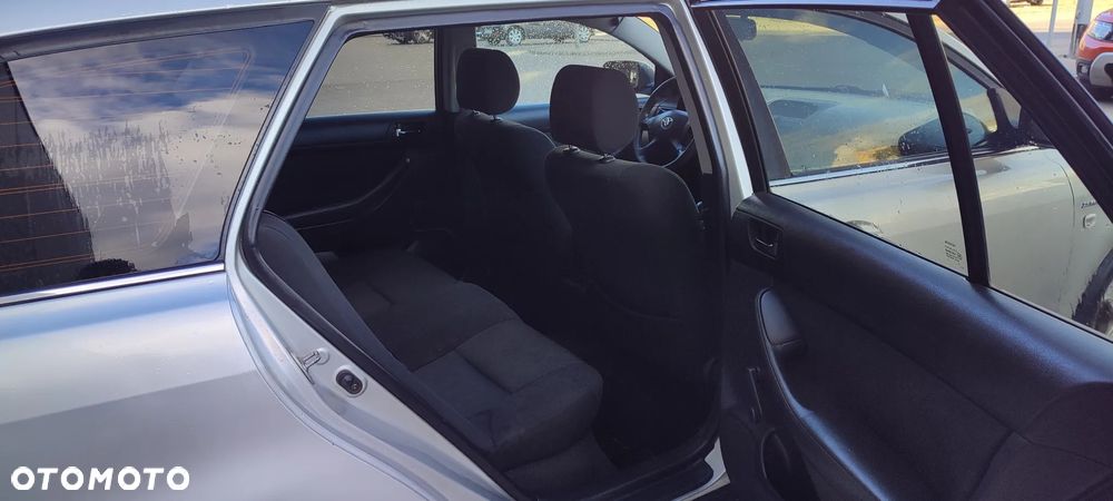 Toyota Avensis 2.0 D-4D Sol - 4