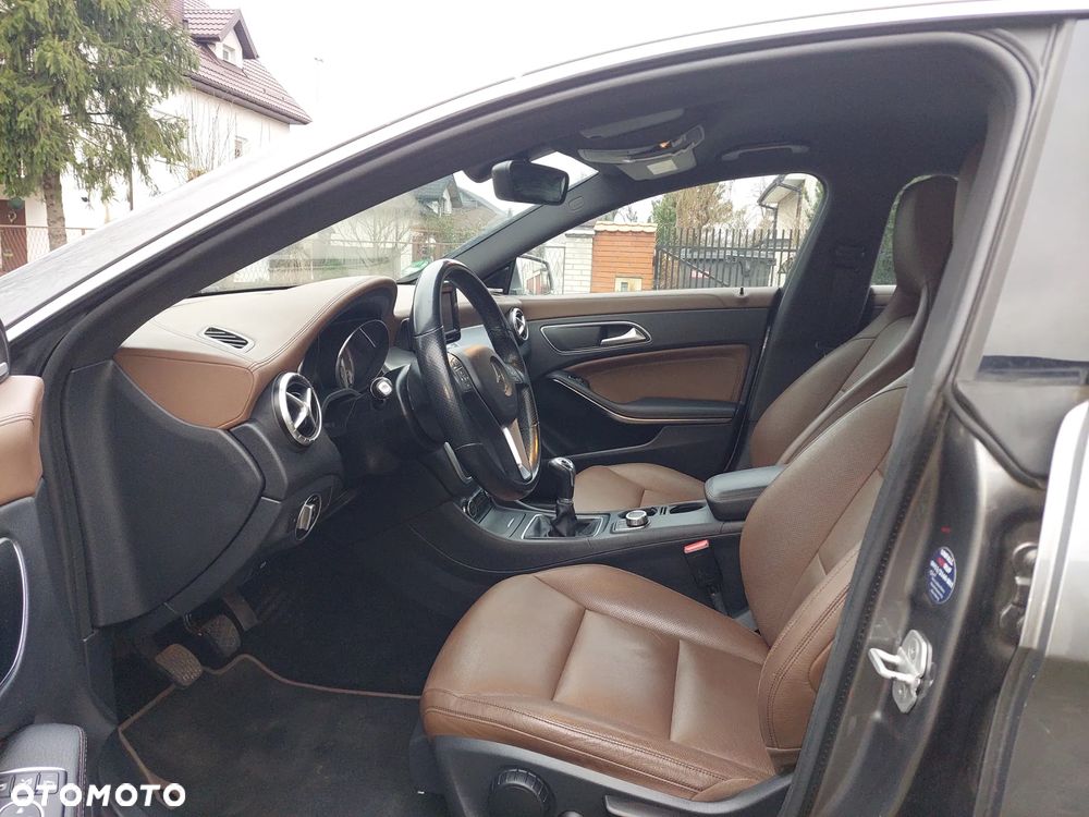 Mercedes-Benz CLA 200 Peak Edition - 6