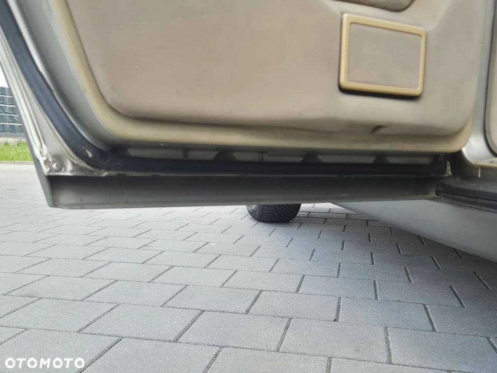 Mercedes-Benz W124 (1984-1993) - 33