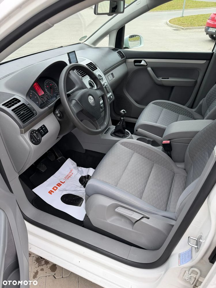 Volkswagen Touran - 2