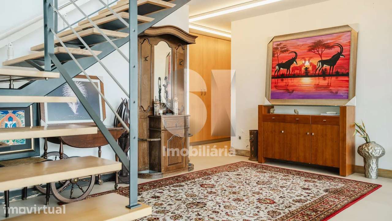 Moradia T4 com Piscina Coberta, Jardim e Terreno em Coimbra - Grande imagem: 2/14