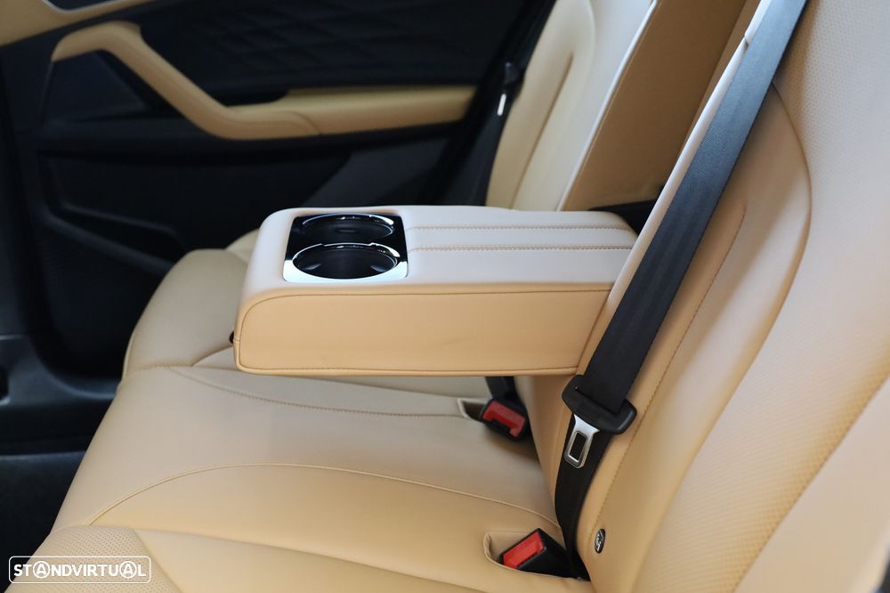 MG HS 1.5 Plug-in Hybrid Luxury - 15