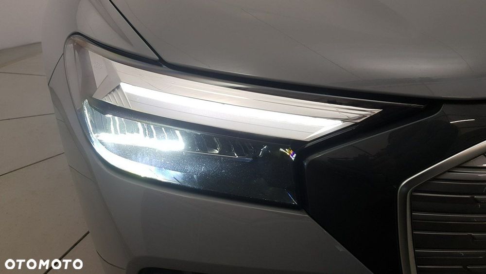 Audi Q4 e-tron - 11