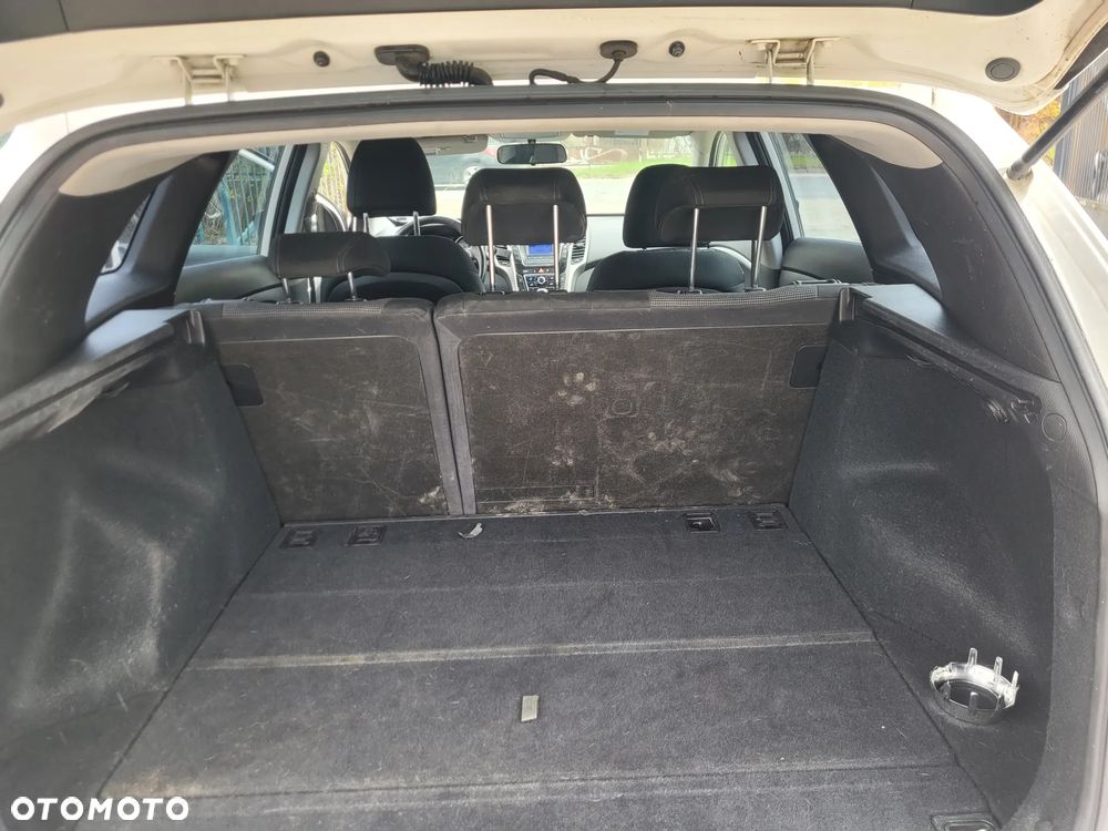 Hyundai i30 blue 1.6 CRDi YES Gold - 14