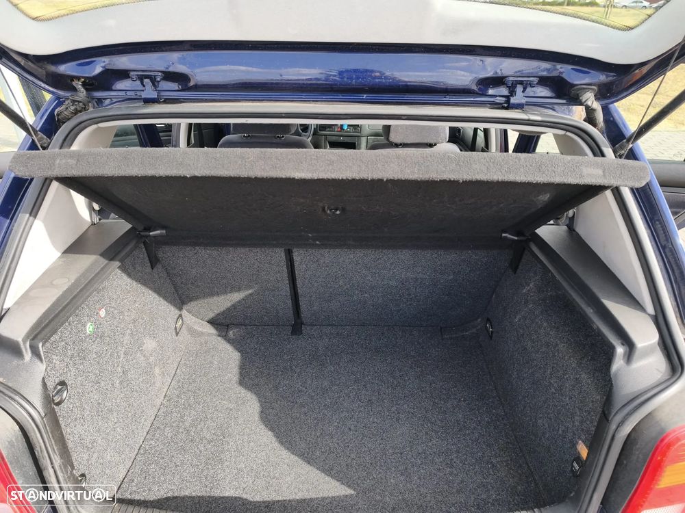 Volkswagen Golf 1.4i Confort — fotografia 7