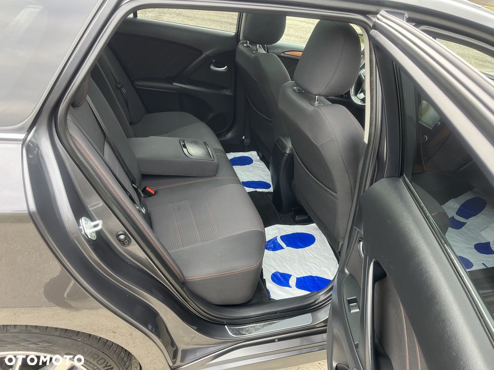 Toyota Avensis Touring Sports 1.6 D-4D Edition S+ - 19