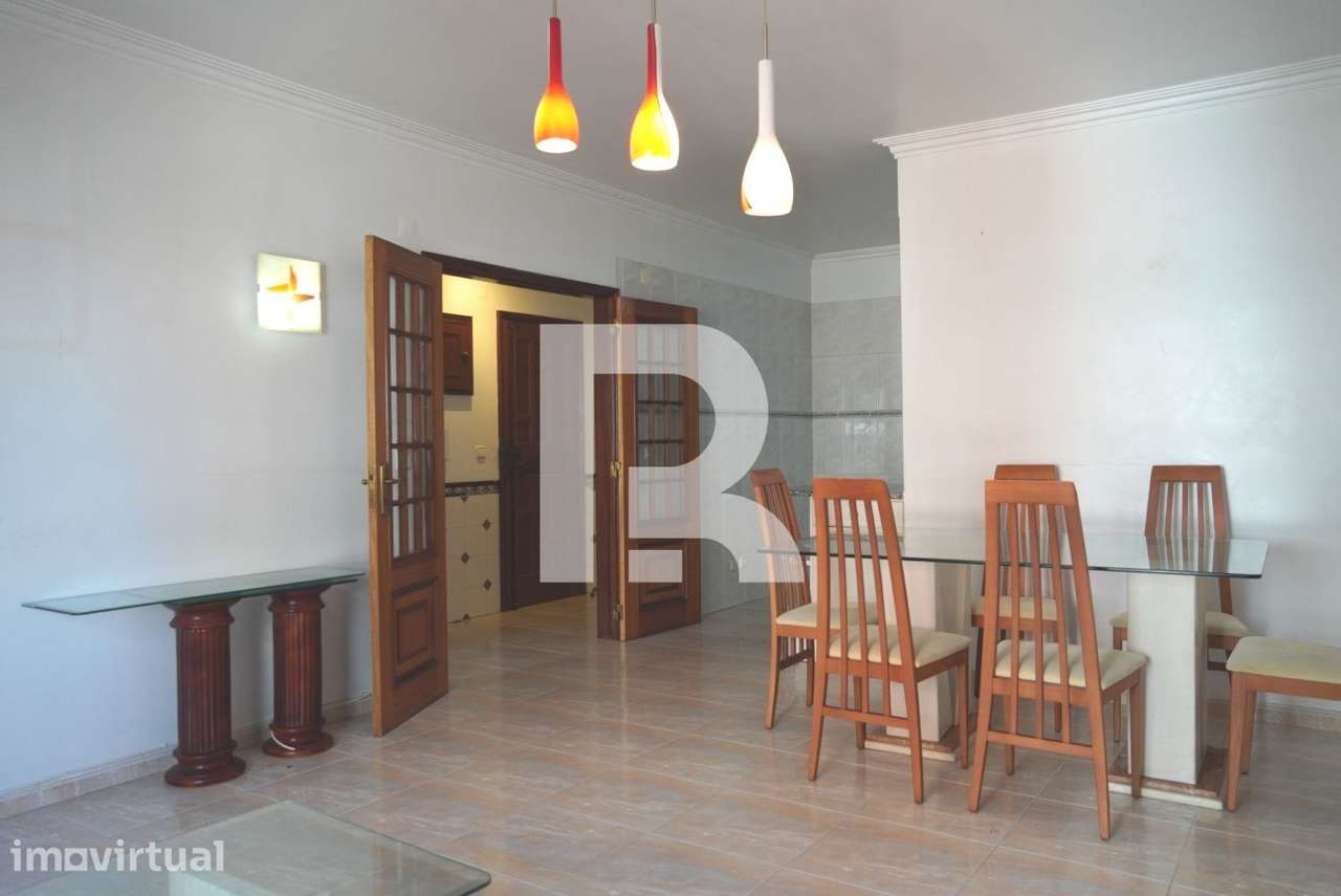 Apartamento T2 na Tapada das Mercês - Grande imagem: 4/22