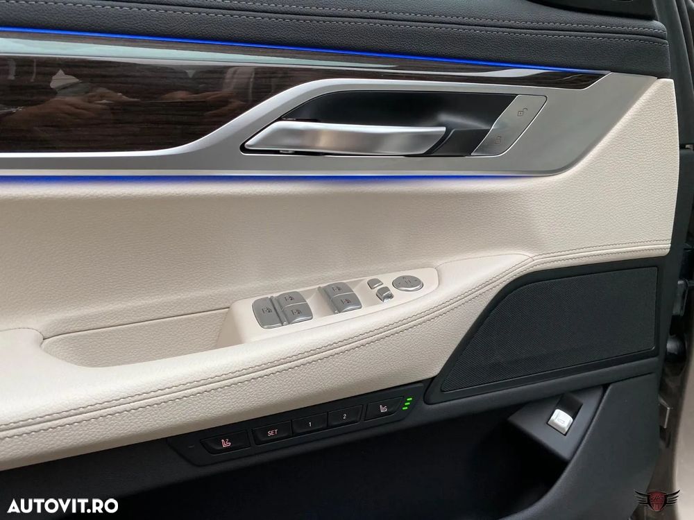 BMW Seria 7 730d xDrive - 32