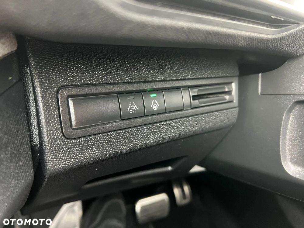 Peugeot 3008 1.5 BlueHDi GT S&S EAT8 - 24