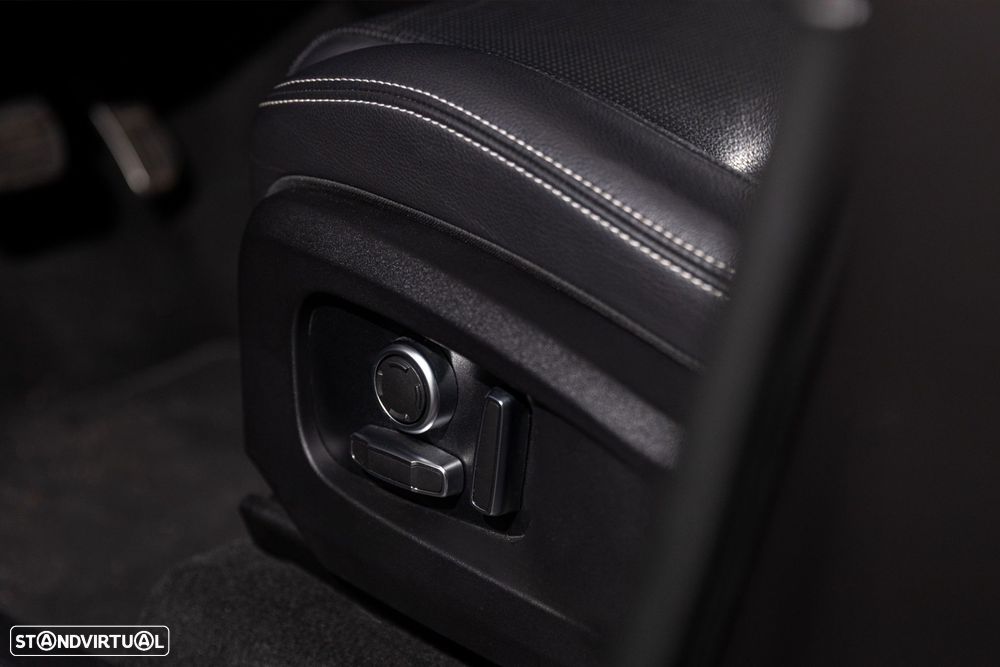 Jaguar F-Pace 2.0 D200 AWD R-Dynamic SE - 25