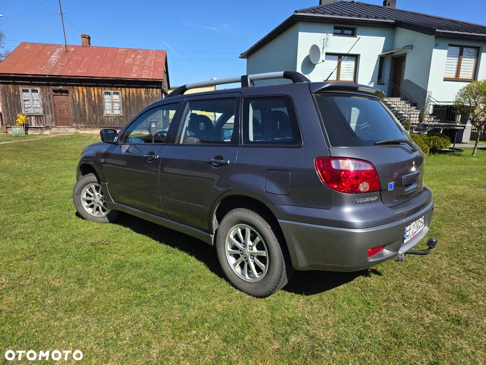 Mitsubishi Outlander 2.0 Intense DAKAR - 4