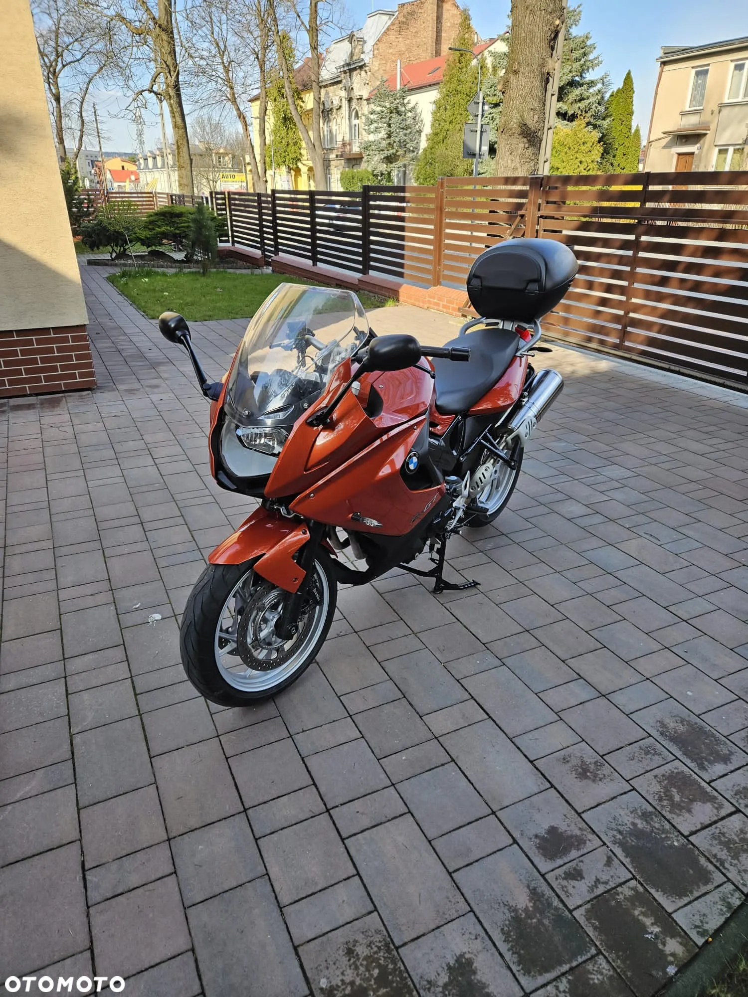 BMW F - 4
