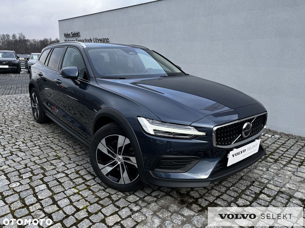 Volvo V60 Cross Country - 33