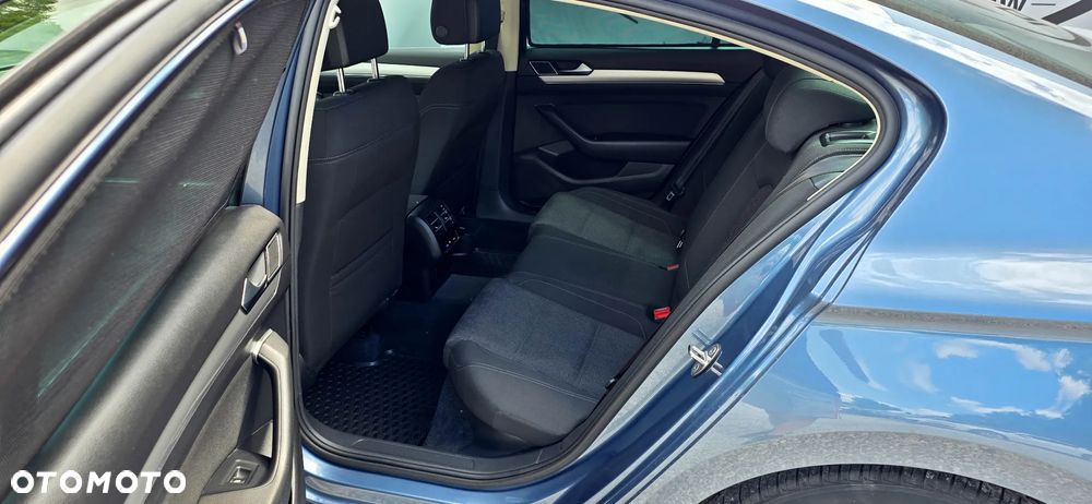 Volkswagen Passat 2.0 TDI (BlueMotion Technology) Highline - 19