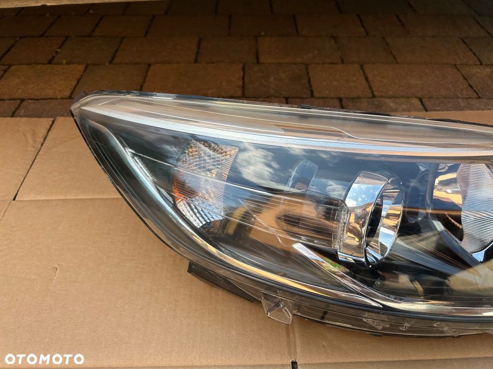 Renault Captur I lampa prawy przód europa 260102734R uszkodzona - 5