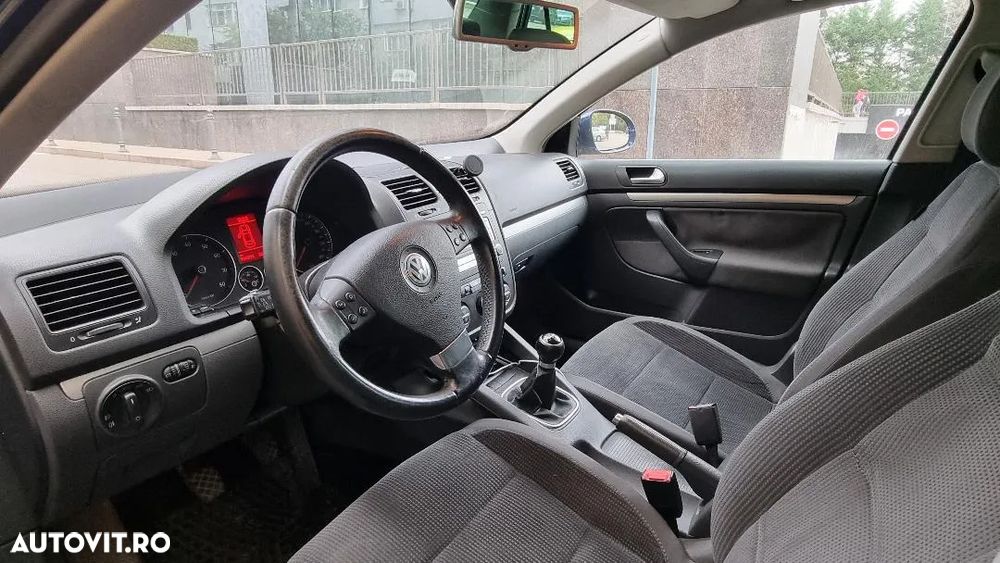 Volkswagen Jetta - 7