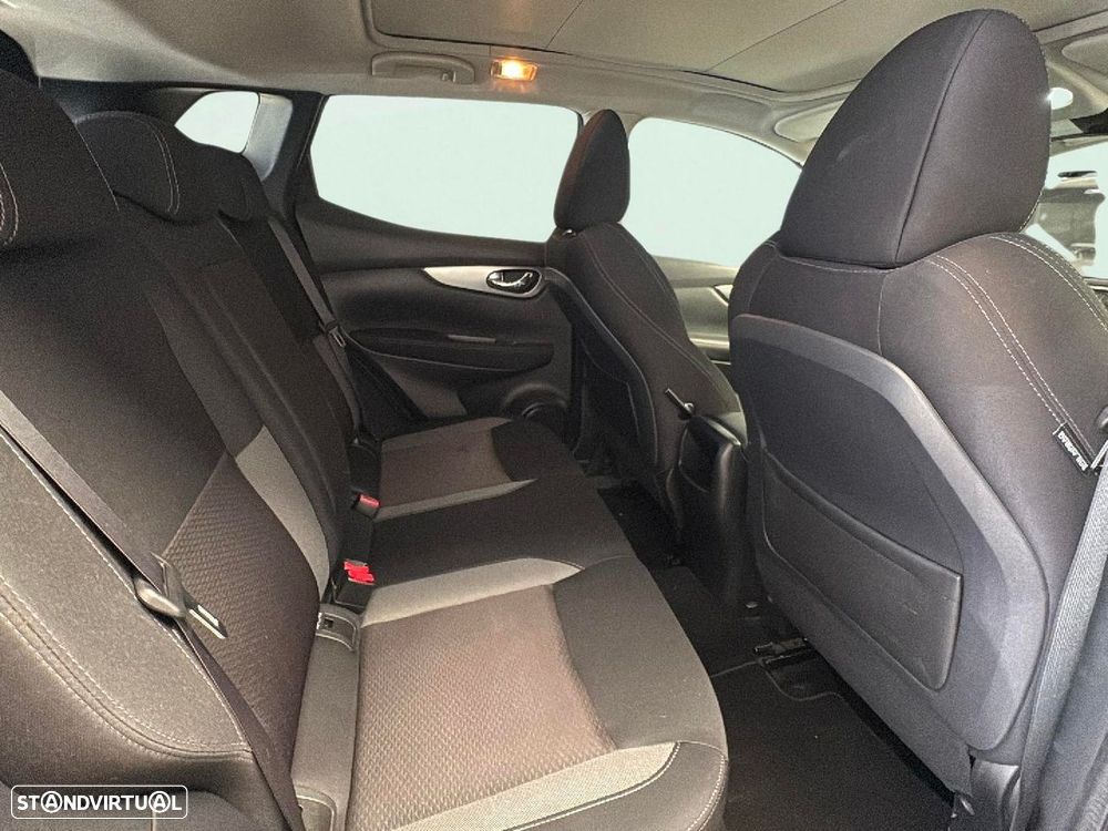 Nissan Qashqai 1.5 dCi N-Connecta - 16