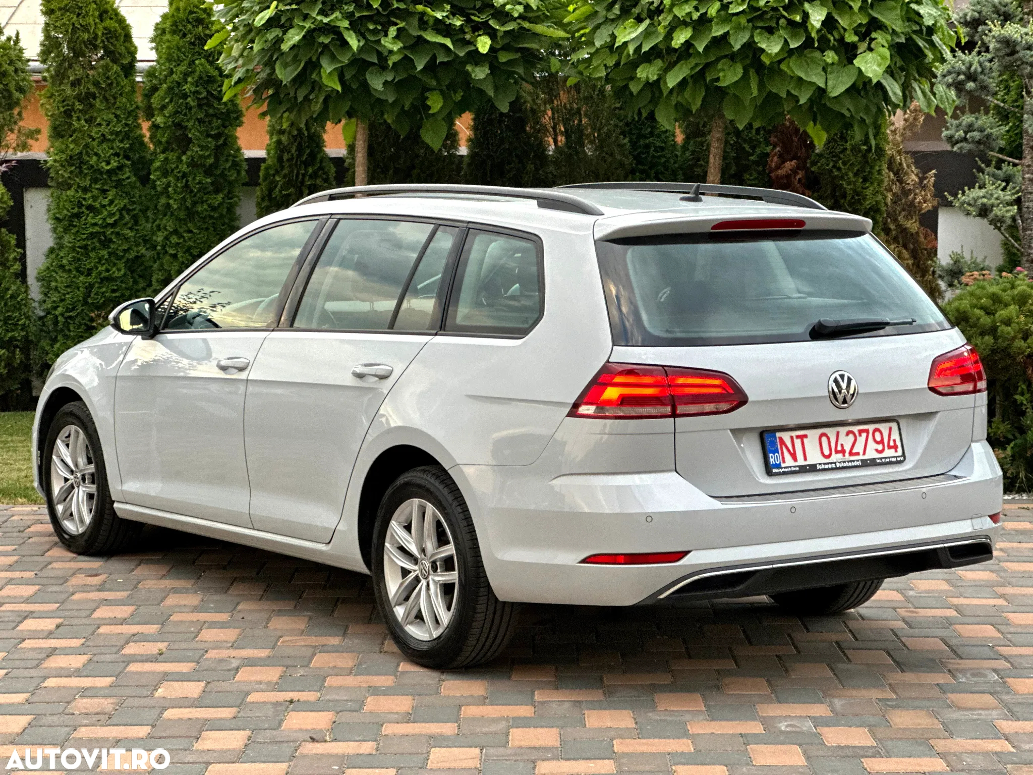 Volkswagen Golf Variant 1.6 TDI (BlueMotion Technology) Trendline - 4
