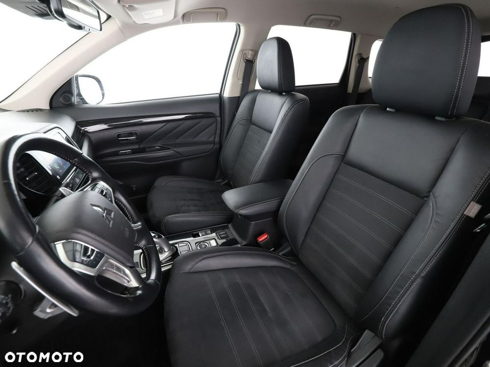 Mitsubishi Outlander - 14