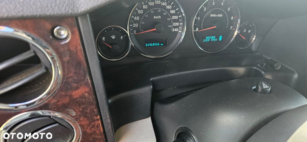Jeep Commander 3.0 CRD Limited - 18